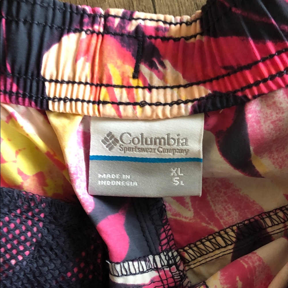 Columbia Walnut River Black Pink Printed Shorts XL NEW - Picture 2 of 6